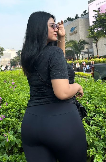 looking makes it hot_84