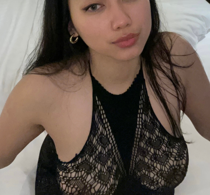 looking makes it hot_84