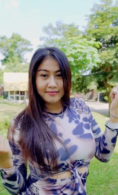 looking makes it hot_85