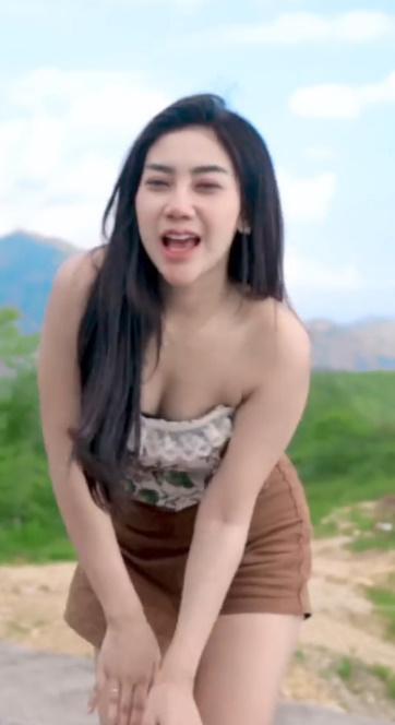 looking makes it hot_85