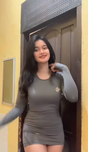 looking makes it hot_87