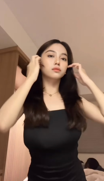 looking makes it hot_87