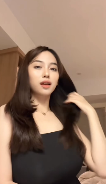 looking makes it hot_87