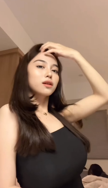 looking makes it hot_87