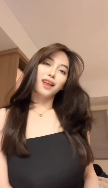 looking makes it hot_87