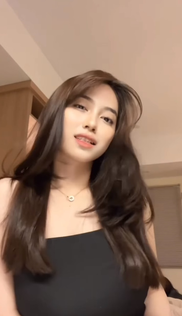 looking makes it hot_87