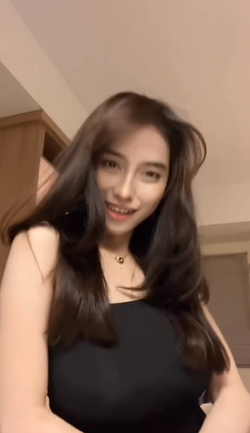 looking makes it hot_87