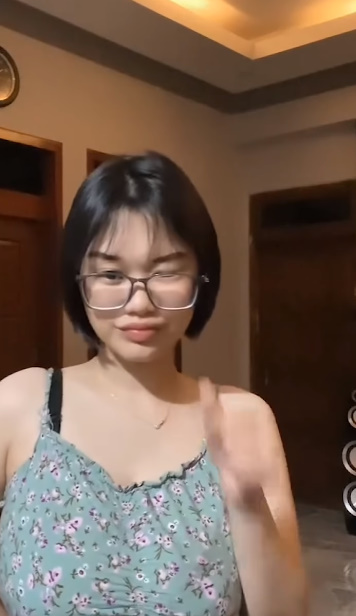 looking makes it hot_87