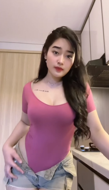 looking makes it hot_87