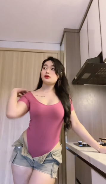 looking makes it hot_87