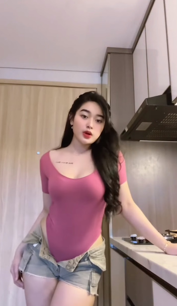 looking makes it hot_87