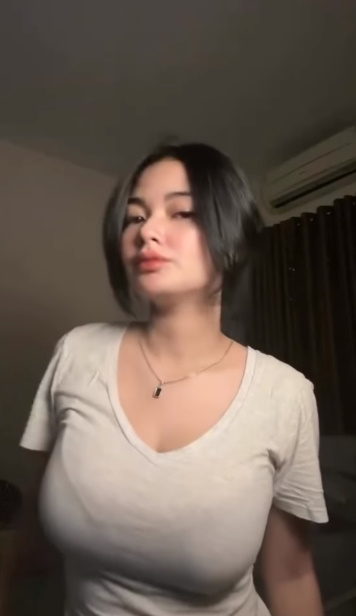 looking makes it hot_87