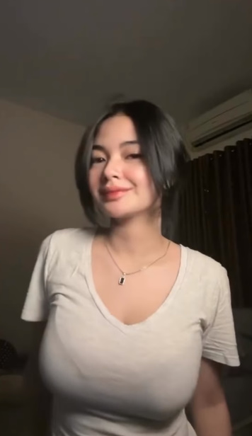 looking makes it hot_87