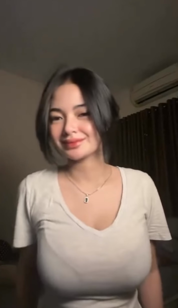 looking makes it hot_87