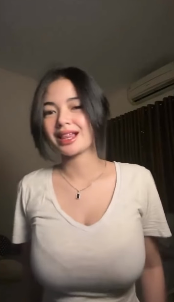 looking makes it hot_87