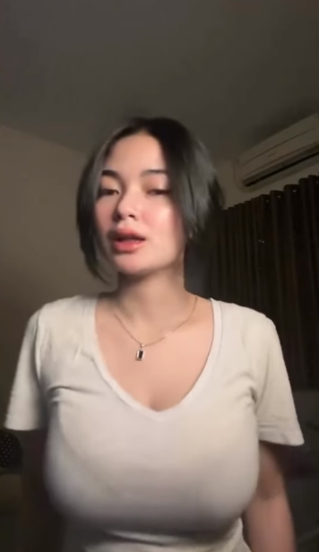 looking makes it hot_87