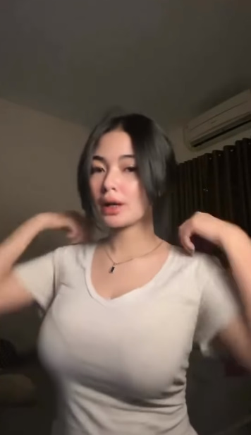 looking makes it hot_87