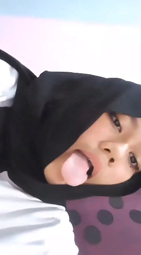 looking makes it hot_88