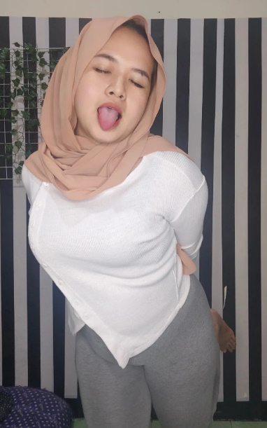 looking makes it hot_88