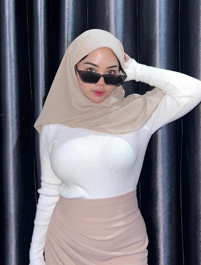 looking makes it hot_88