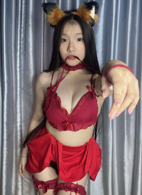 looking makes it hot_89