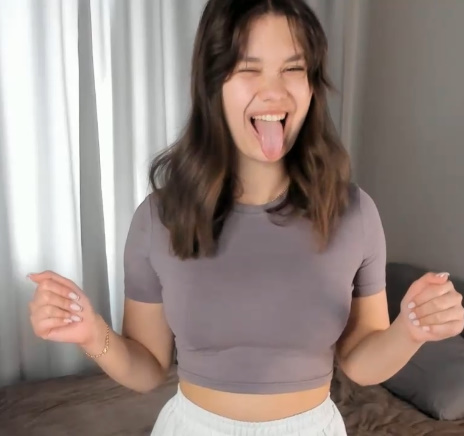 looking makes it hot_89