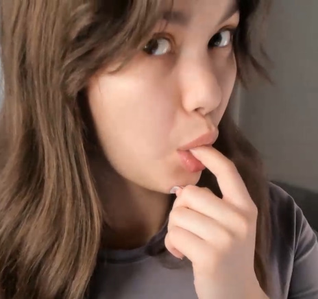 looking makes it hot_89