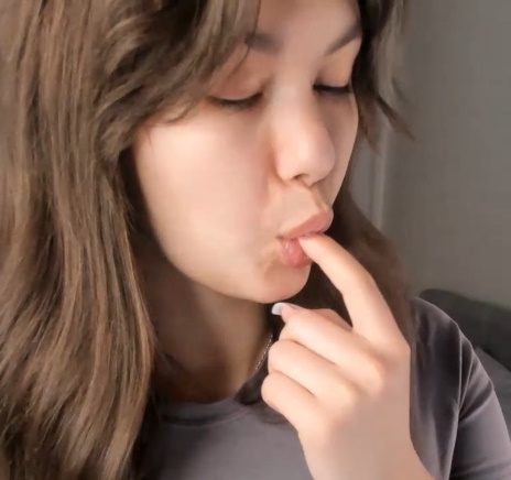 looking makes it hot_89