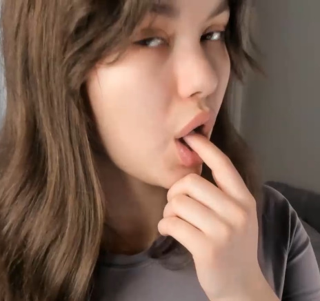 looking makes it hot_89