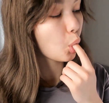 looking makes it hot_89