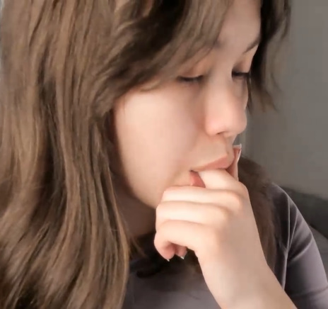 looking makes it hot_89