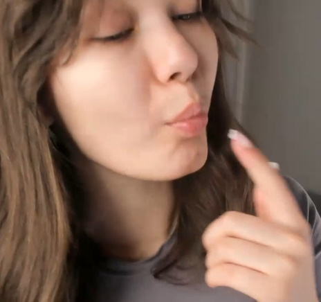 looking makes it hot_89