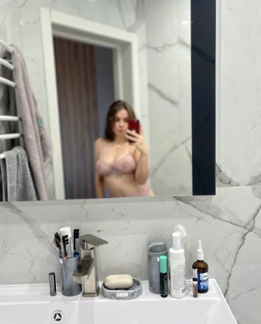 looking makes it hot_90