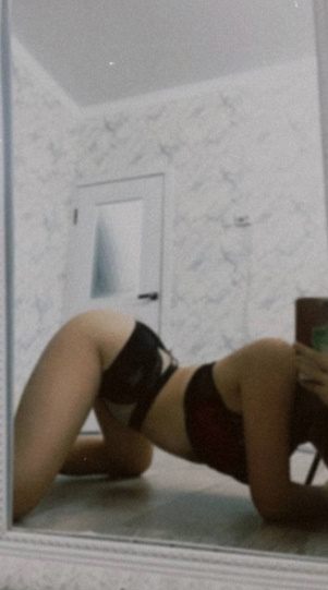 looking makes it hot_90