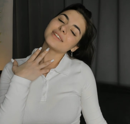 looking makes it hot_93