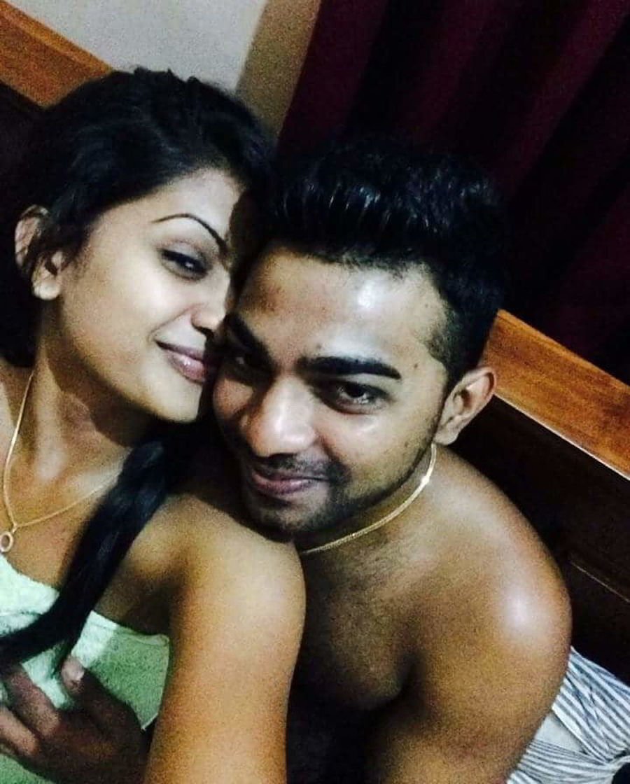 Most Famous Lankan Actress Model Enjoying with Boyfriend