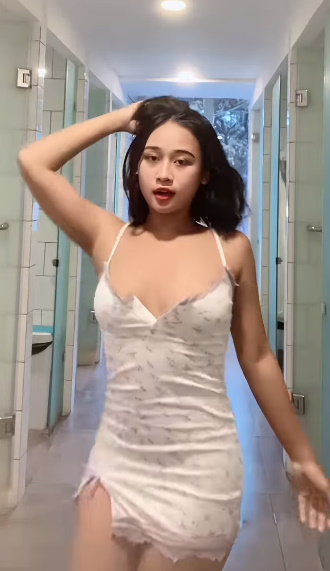 looking makes it hot_98