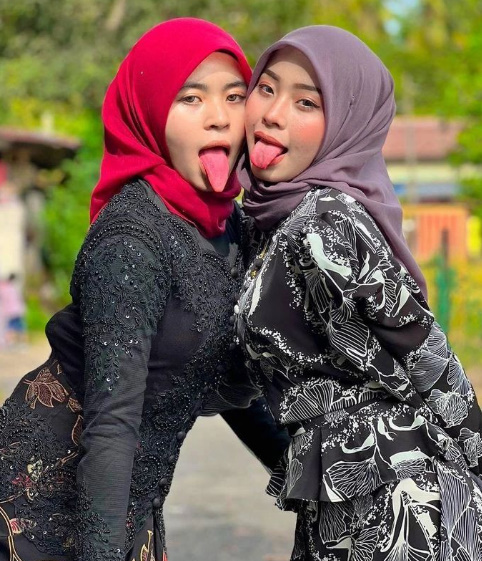 looking makes it hot_99