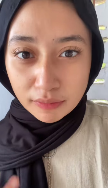 looking makes it hot_99