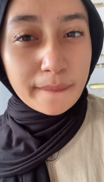 looking makes it hot_99