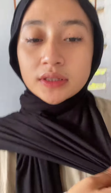 looking makes it hot_99