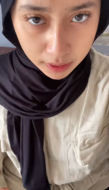 looking makes it hot_99