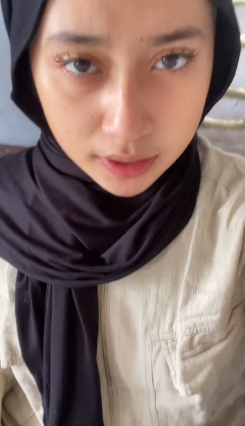 looking makes it hot_99