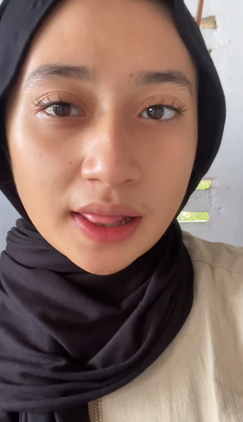 looking makes it hot_99