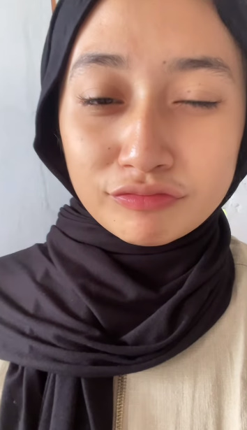 looking makes it hot_99