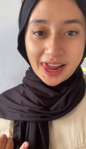 looking makes it hot_99