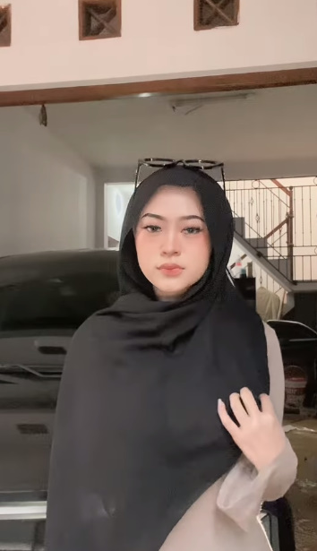 looking makes it hot_99