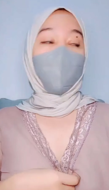 looking makes it hot_99