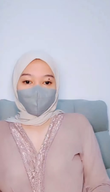 looking makes it hot_99