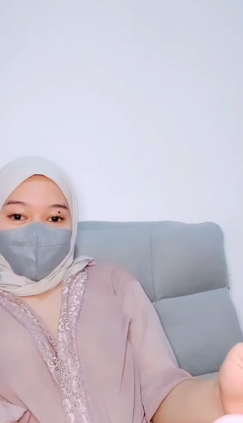 looking makes it hot_99